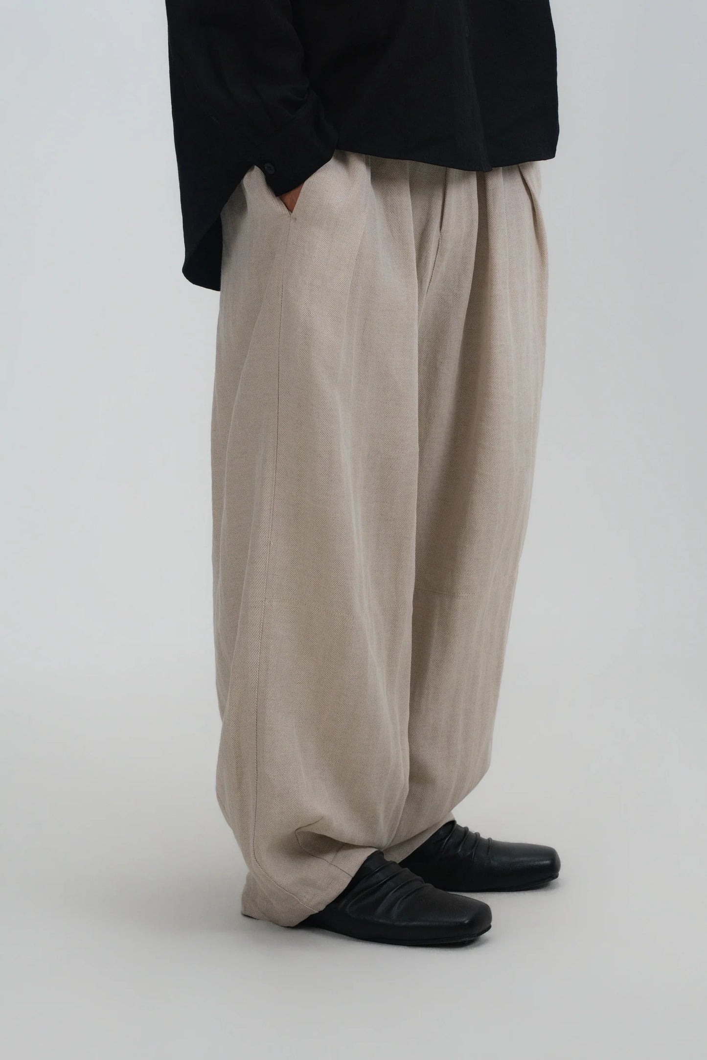 Gender Neutral Cocoon Trousers (Linen / Beige) - BEV C multi label store