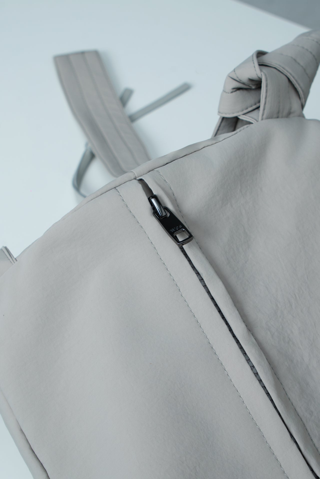Small Loaf Nylon Bag (Light Grey) - BEV C multi label store