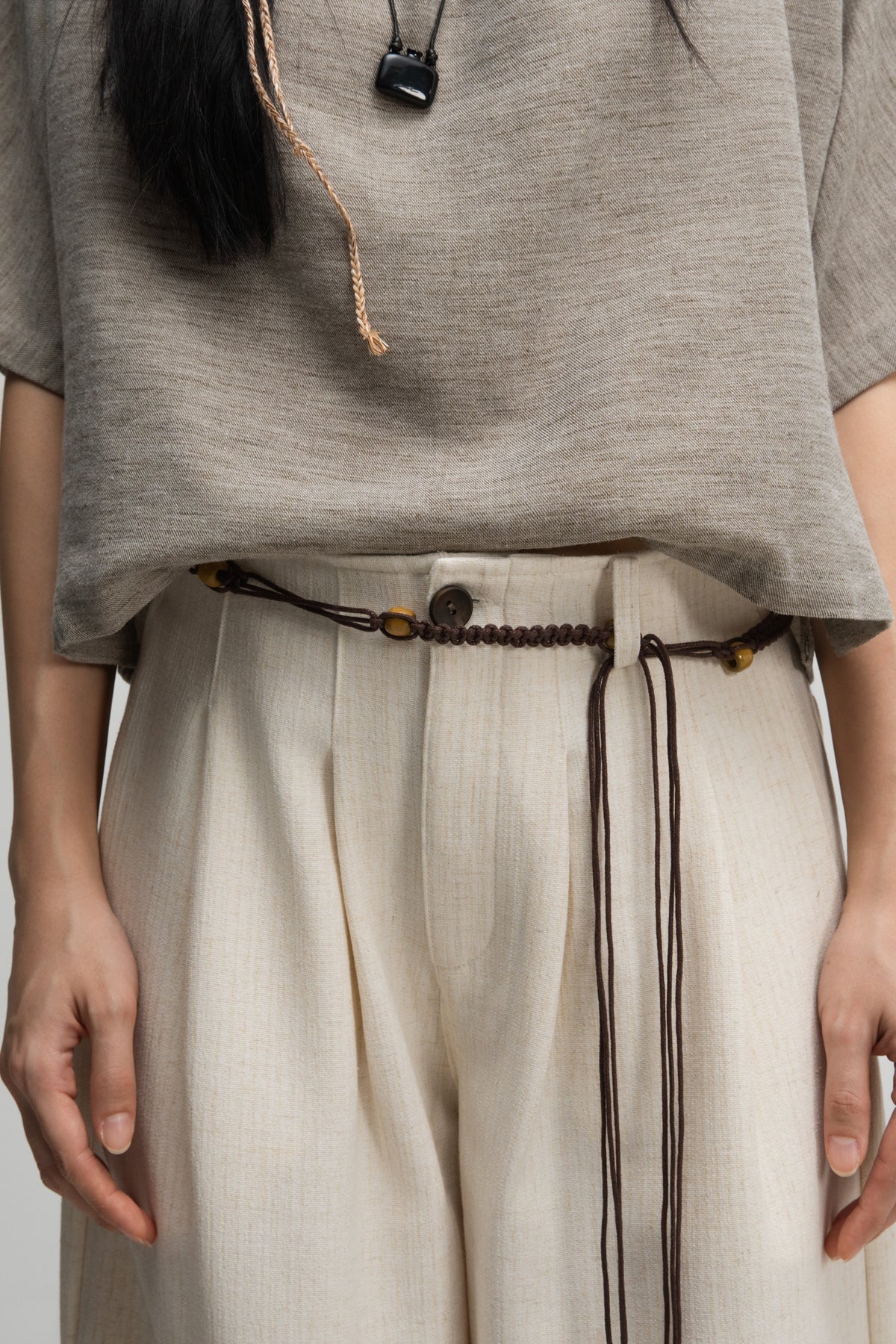 Straight Wide Trousers w/ Beaded Belt (Off White) - BEV C multi label store