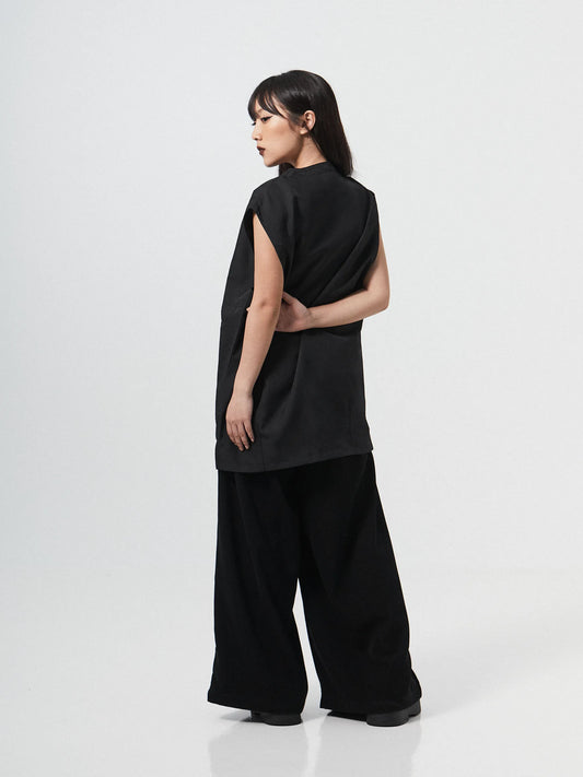 SOPHISTICATED PLEAT SLEEVELESS | BLACK - BEV C multi label store