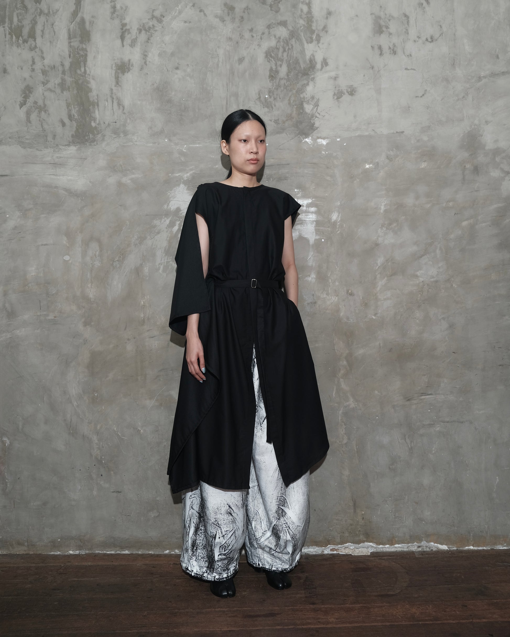 Kelawar Draped in Black - BEV C multi label store