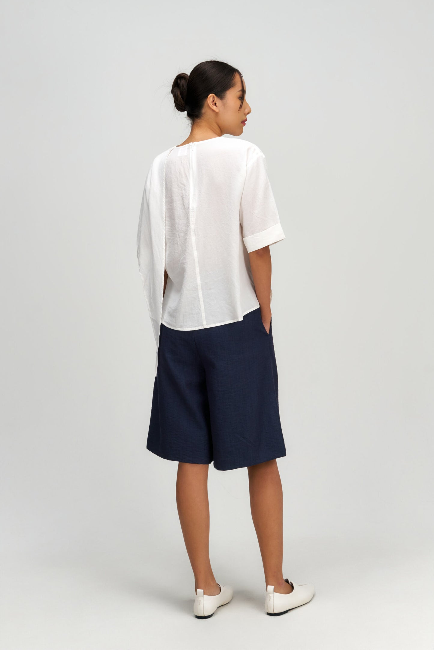 Gender Neutral Pleated Belted Short (Navy) - BEV C multi label store