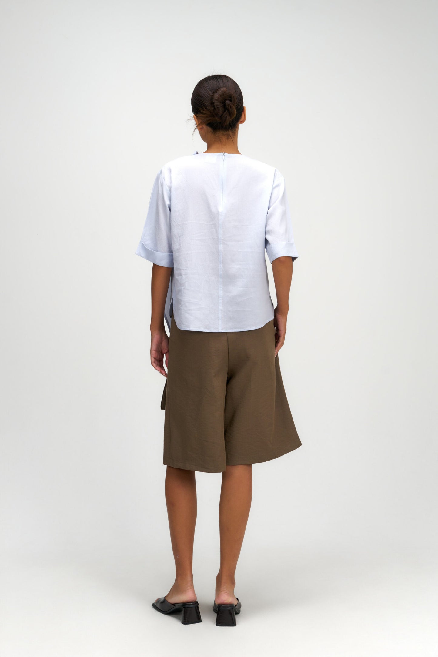 Gender Neutral Pleated Belted Short (Tea) - BEV C multi label store