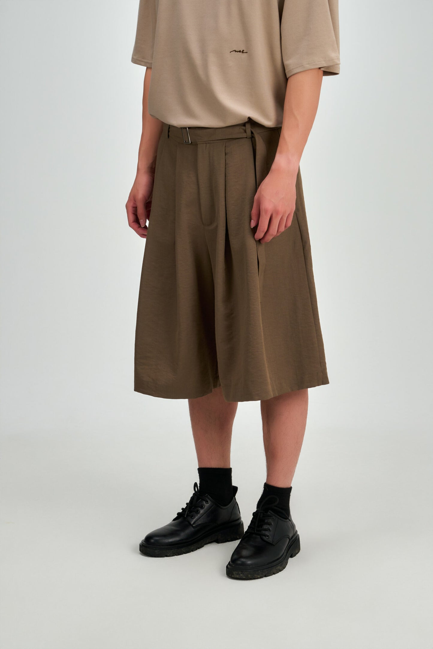 Gender Neutral Pleated Belted Short (Tea) - BEV C multi label store