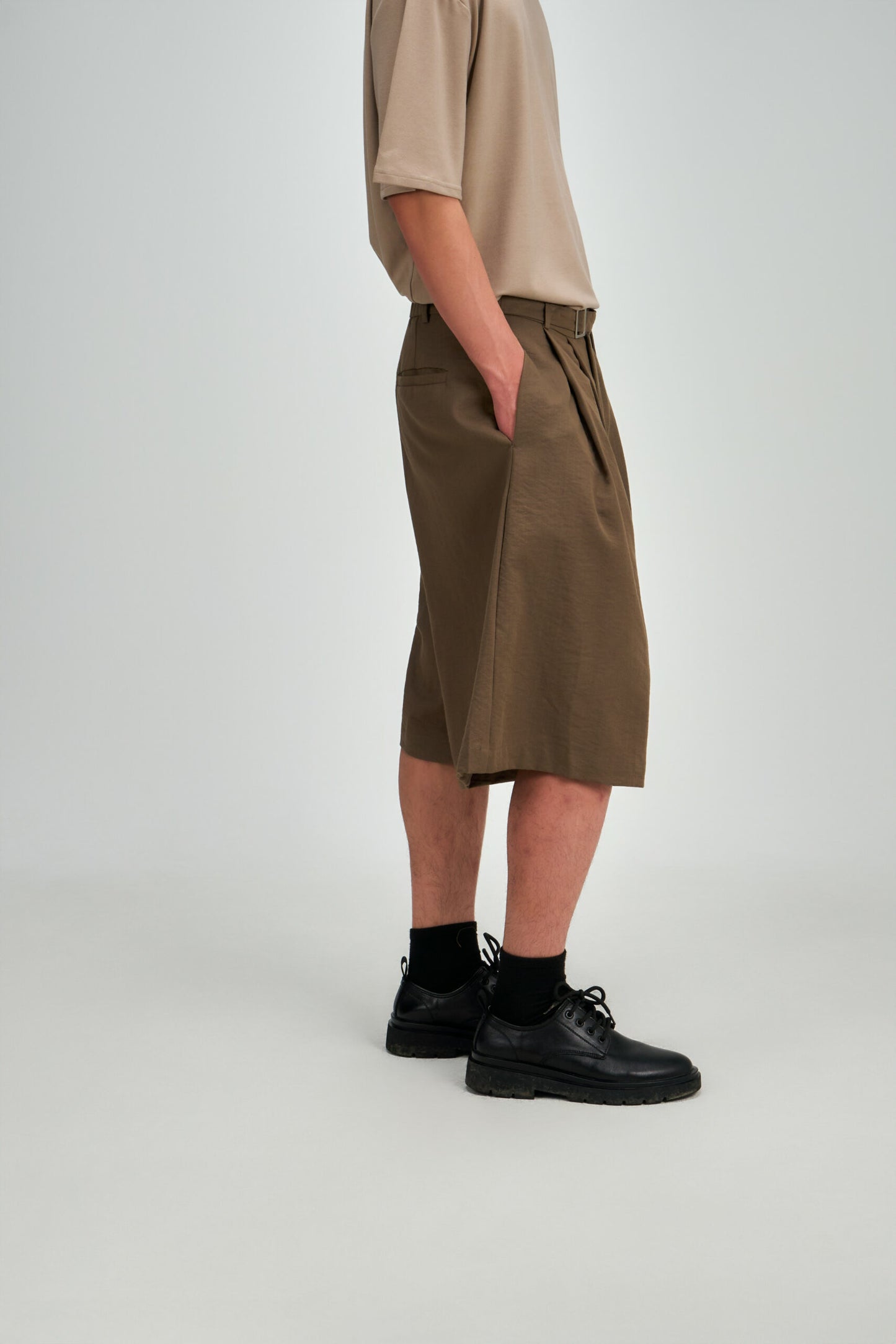 Gender Neutral Pleated Belted Short (Tea) - BEV C multi label store