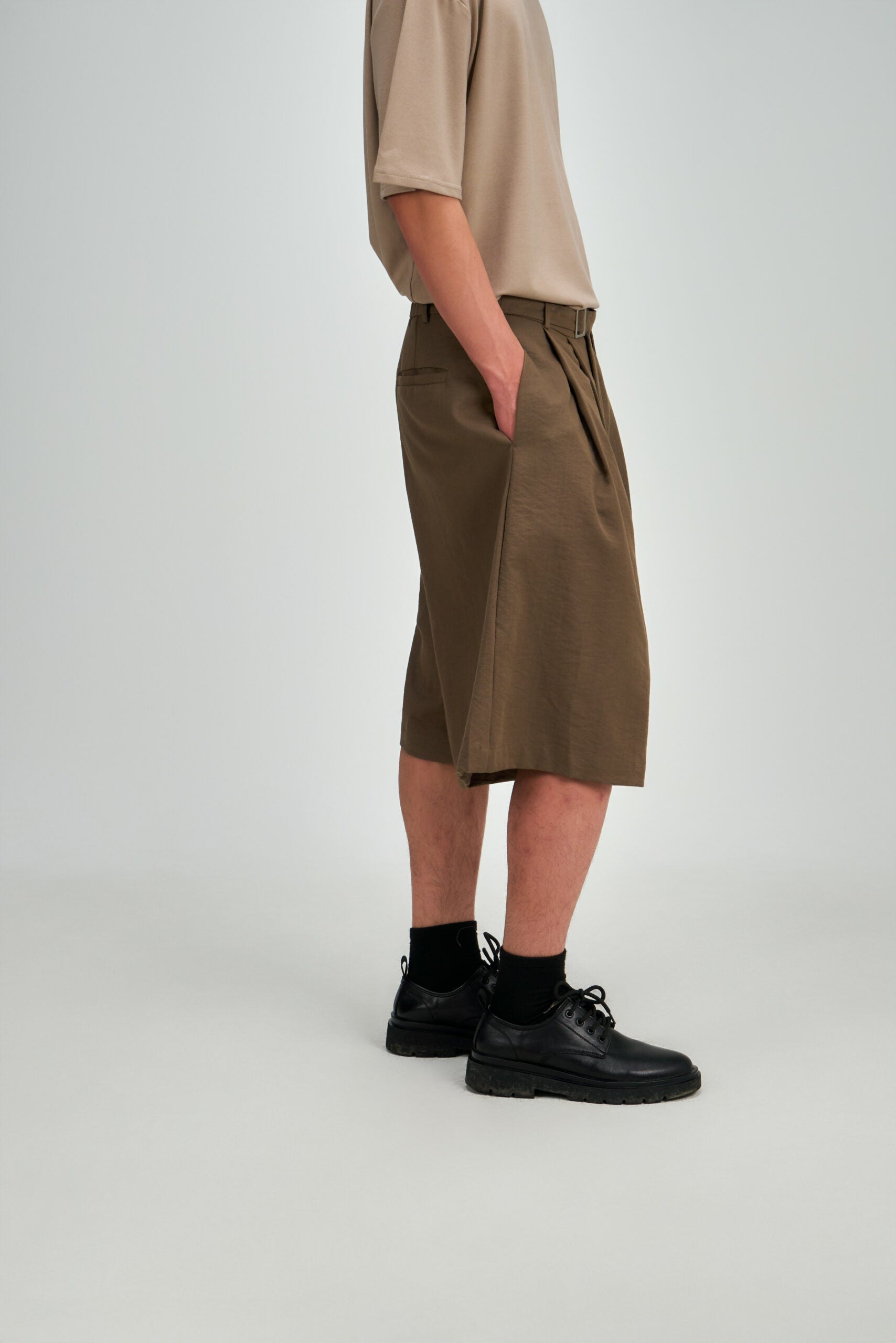Gender Neutral Pleated Belted Short (Tea) - BEV C multi label store
