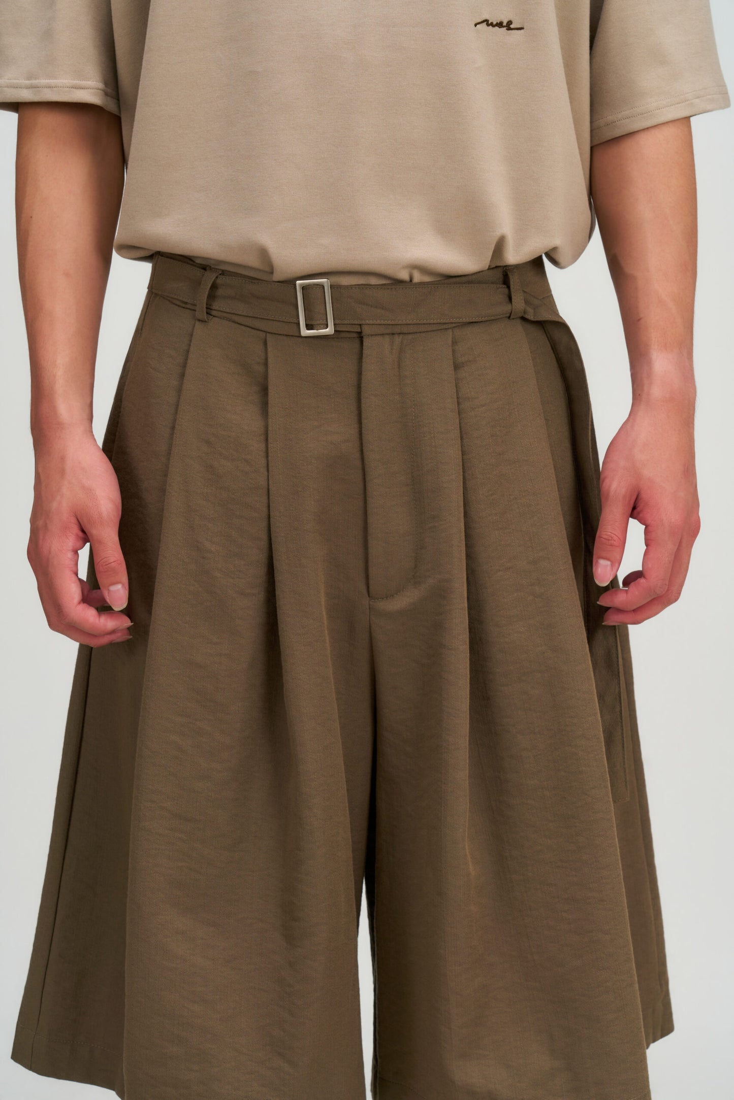 Gender Neutral Pleated Belted Short (Tea) - BEV C multi label store