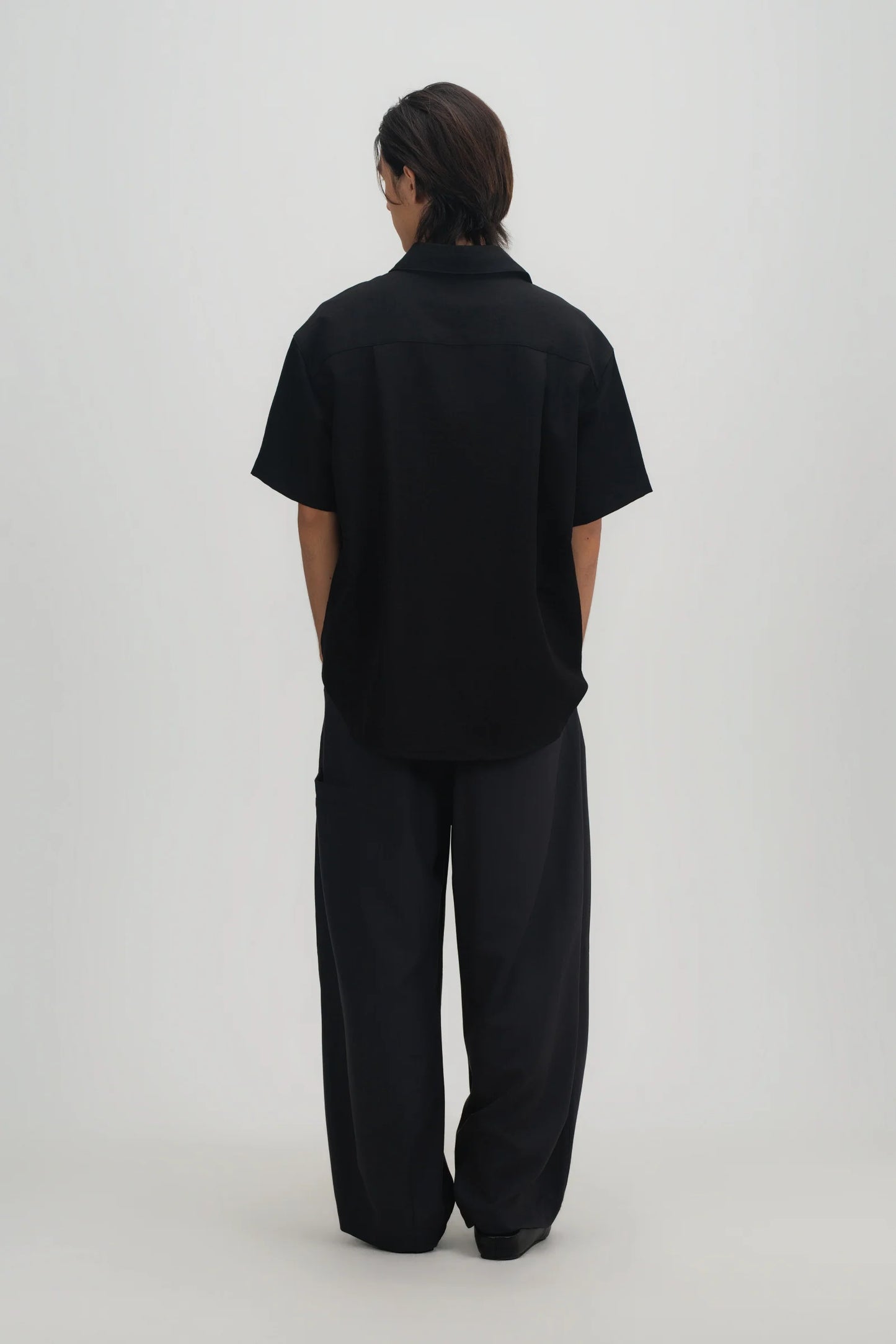 Gender Neutral Drape Neck Short-Sleeve Shirt (Black) - BEV C multi label store