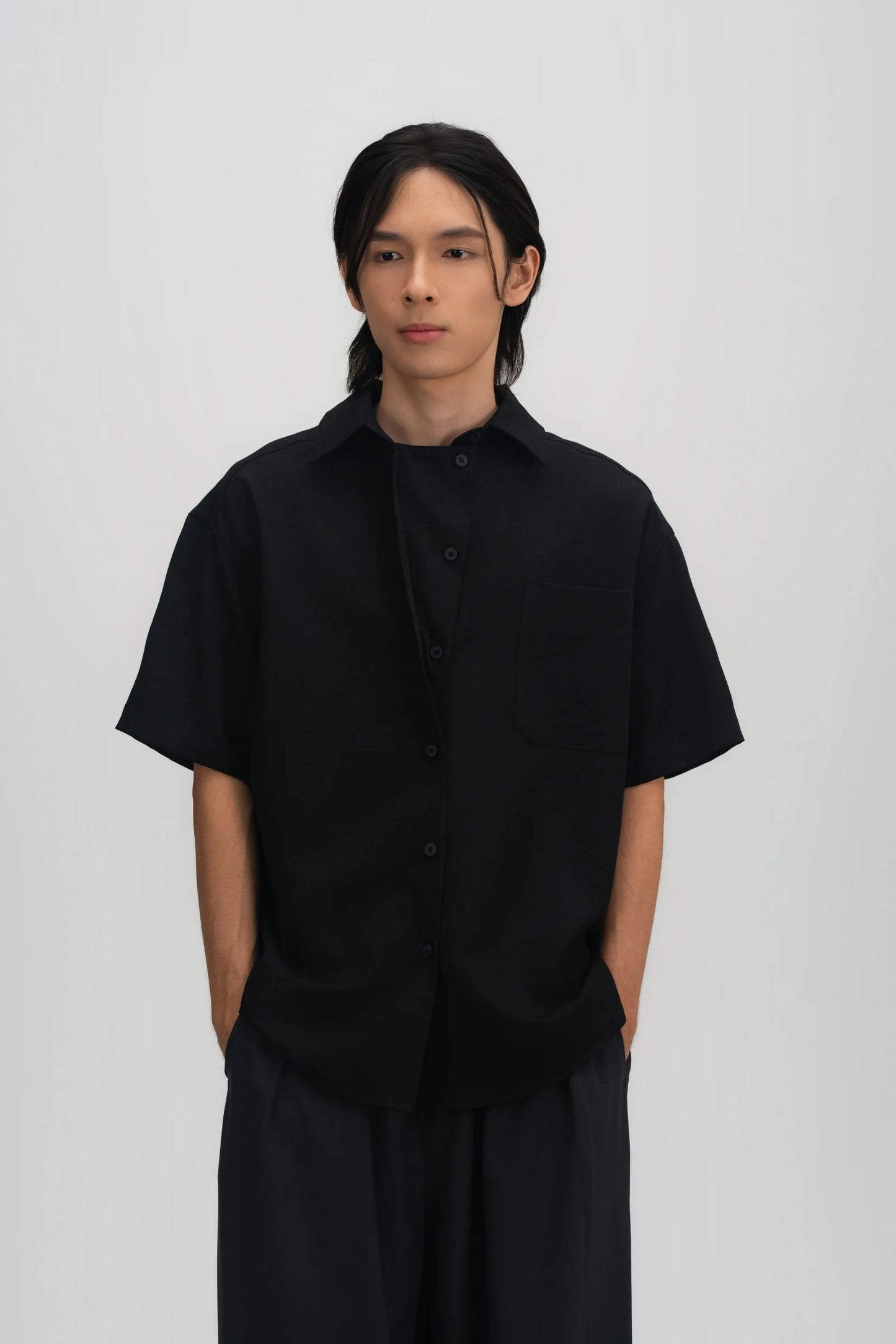 Gender Neutral Drape Neck Short-Sleeve Shirt (Black) - BEV C multi label store