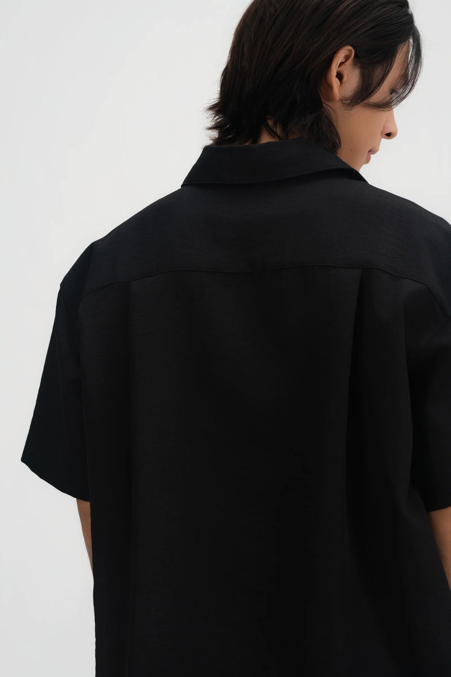Gender Neutral Drape Neck Short-Sleeve Shirt (Black) - BEV C multi label store