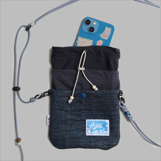 Ocean Kin Pouch / Blue