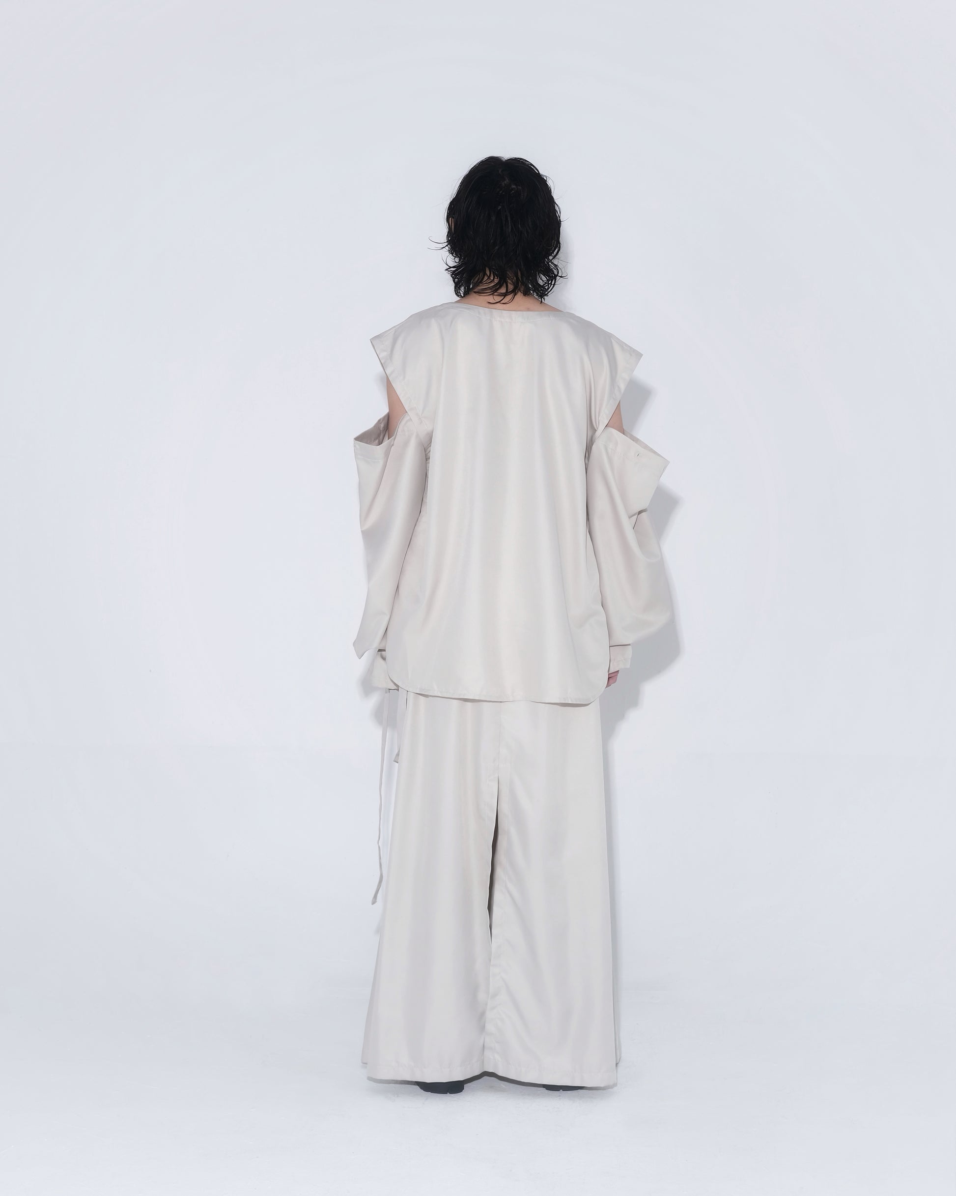 Detachable Psycho Shirt in Cream - BEV C multi label store