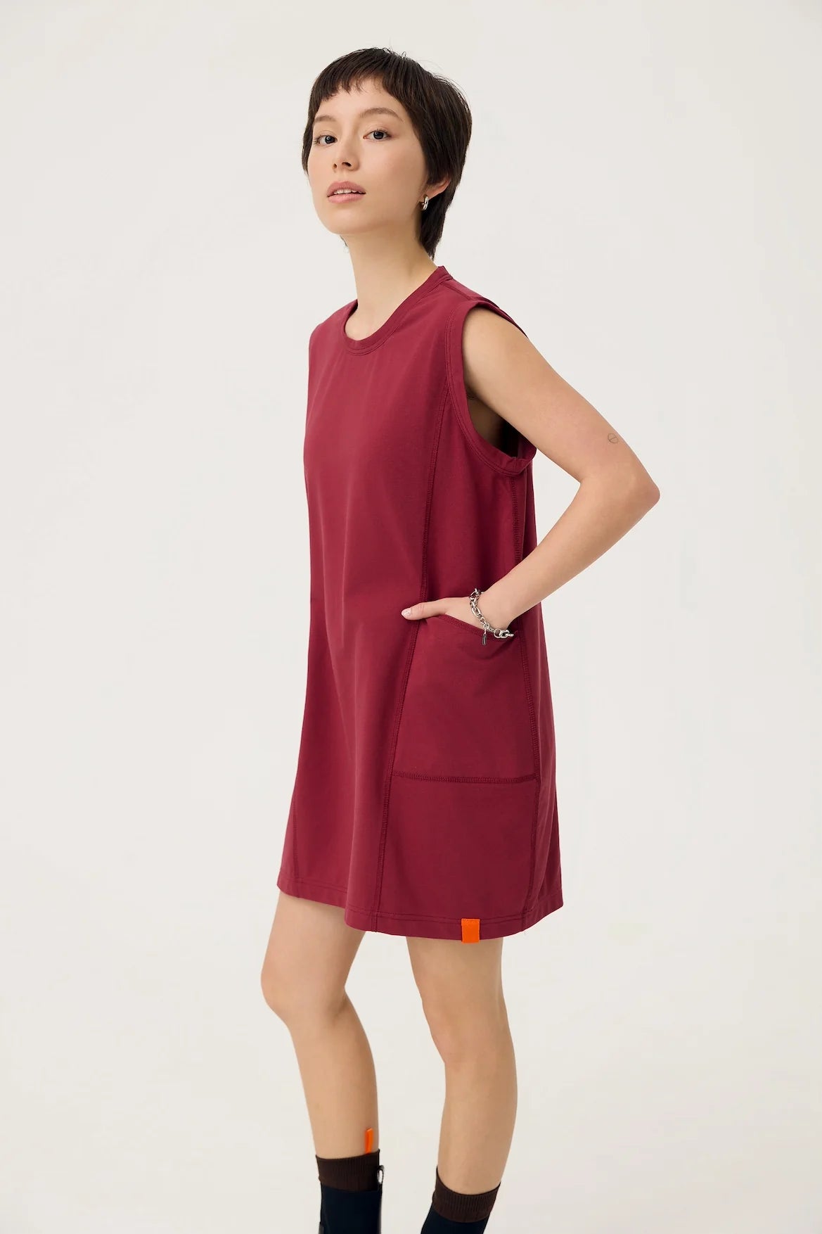 COCOON JERSEY REVERSIBLE DRESS IN BURGUNDY & SAPPANWOOD