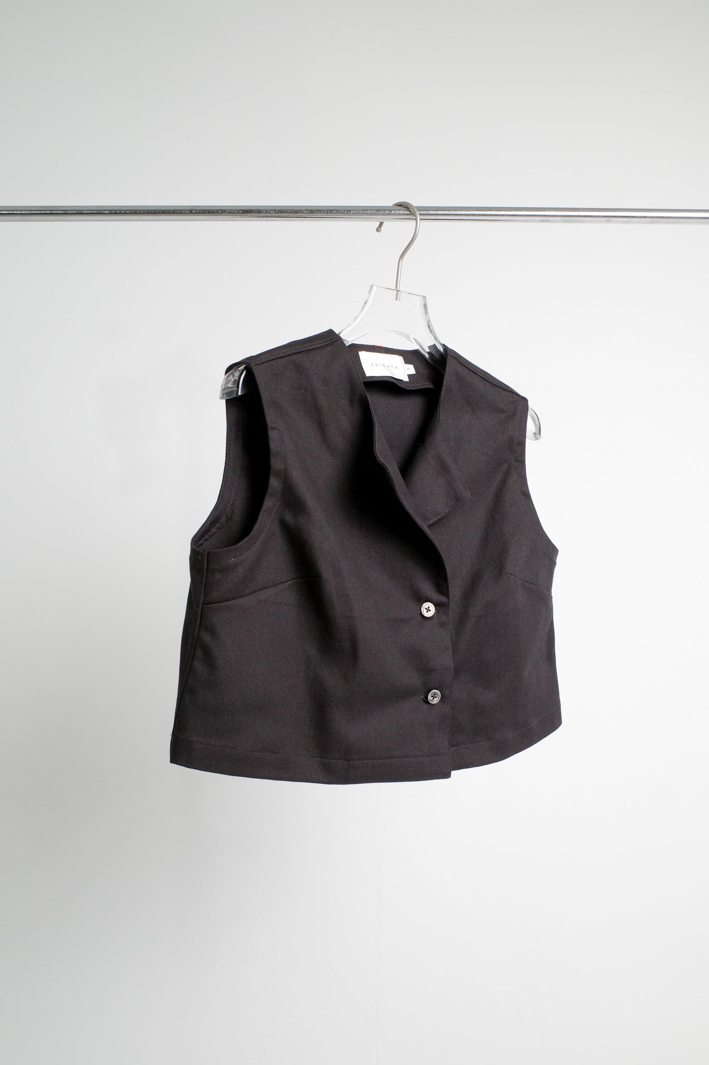 NIKO VEST IN BLACK - BEV C multi label store