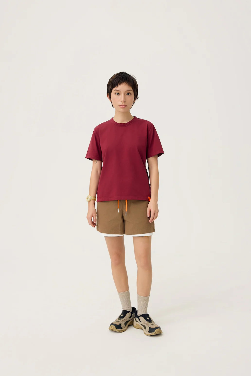 EVERYDAY REVERSIBLE TEE IN BURGUNDY & SAPPANWOOD