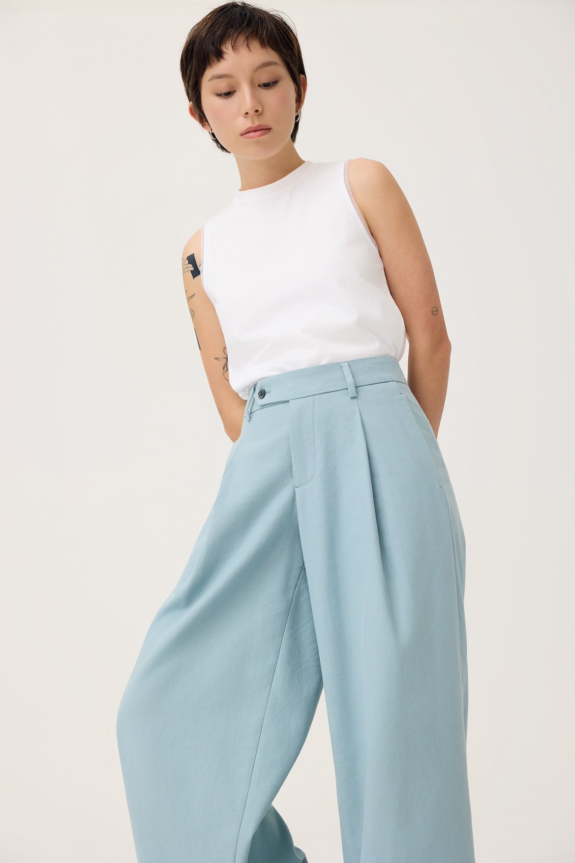 NAGARE PLEAT TROUSERS IN STEEL BLUE - BEV C multi label store