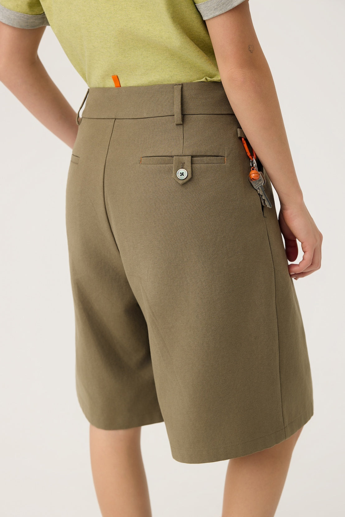 NAGI PLEAT SHORTS IN OLIVE MIST - BEV C multi label store