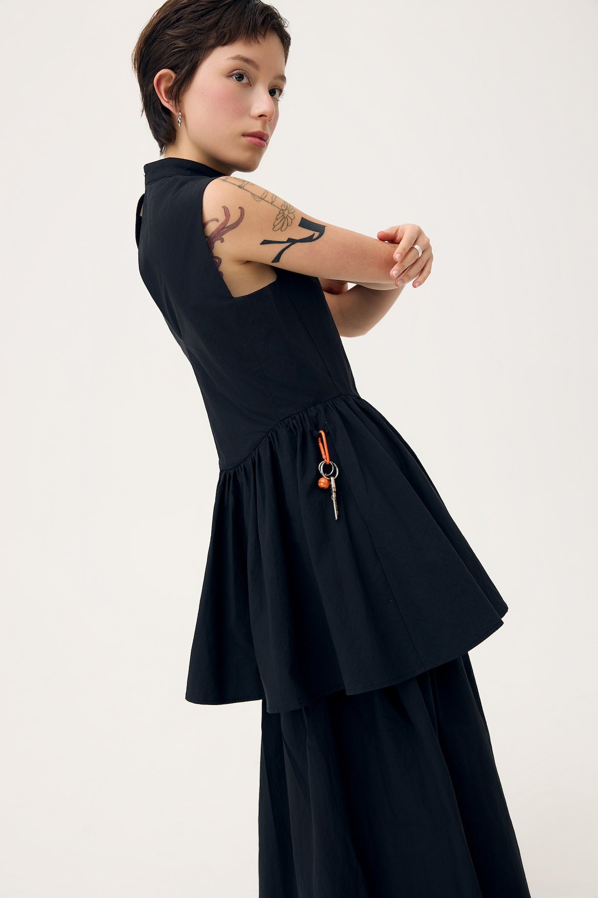 UKABU DRESS IN TONER BLACK - BEV C multi label store