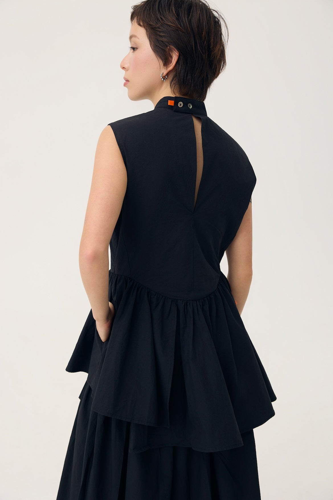 UKABU DRESS IN TONER BLACK - BEV C multi label store