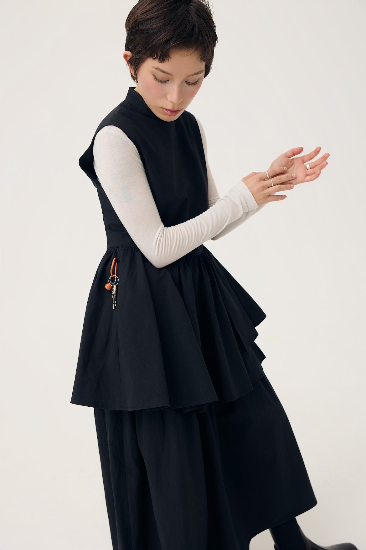 UKABU DRESS IN TONER BLACK - BEV C multi label store