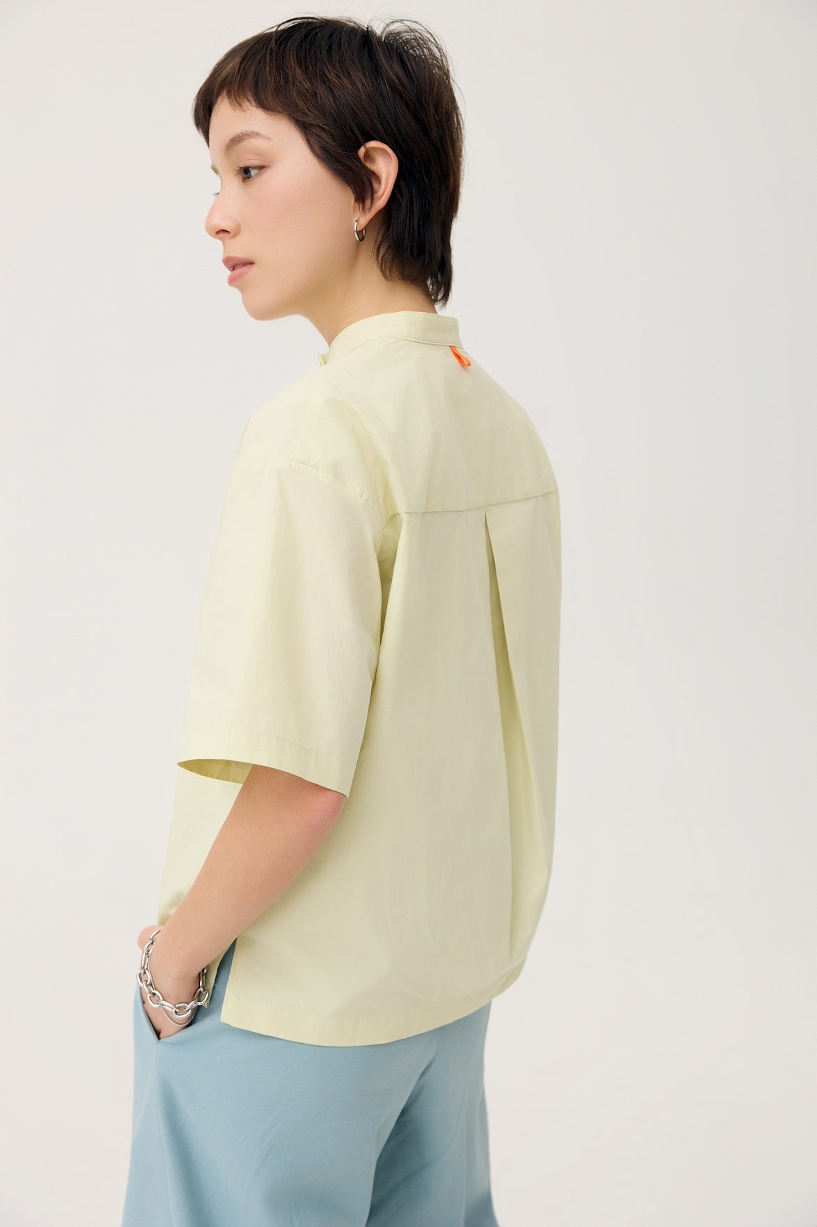 UTSURO CROP SHIRT IN PANDAN GREEN - BEV C multi label store