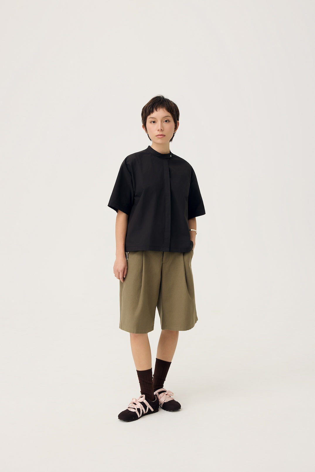 UTSURO CROP SHIRT IN TONER BLACK - BEV C multi label store
