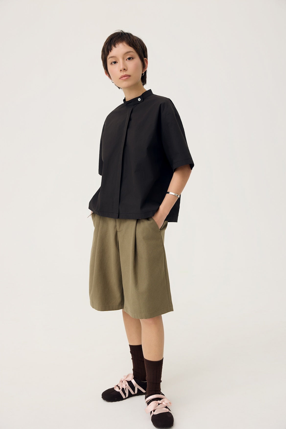UTSURO CROP SHIRT IN TONER BLACK - BEV C multi label store