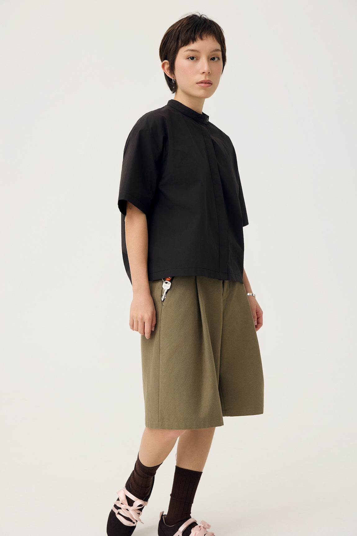 UTSURO CROP SHIRT IN TONER BLACK - BEV C multi label store
