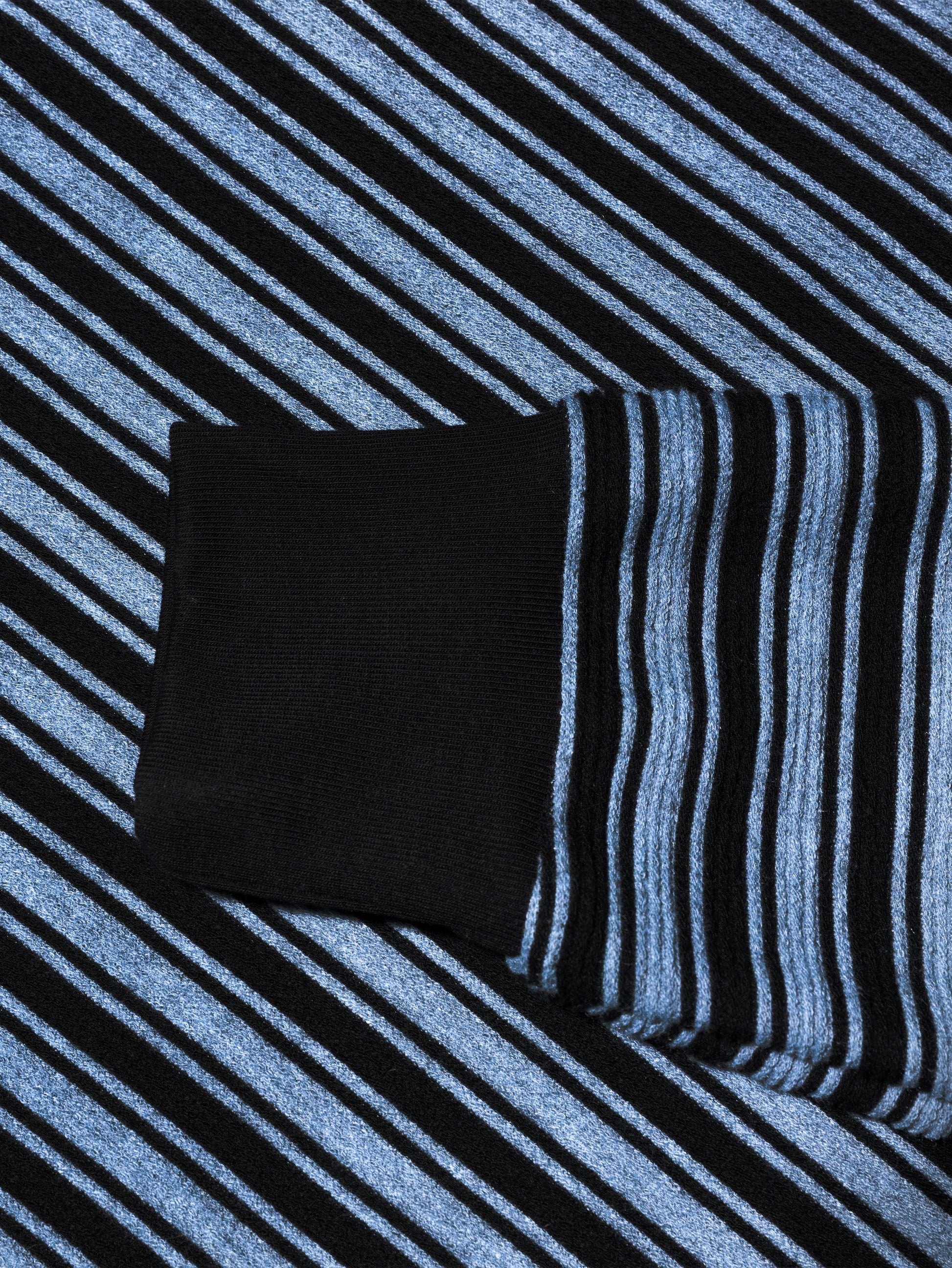 STRIPE STAR LOUNGE TEE BLUE BLACK - BEV C multi label store