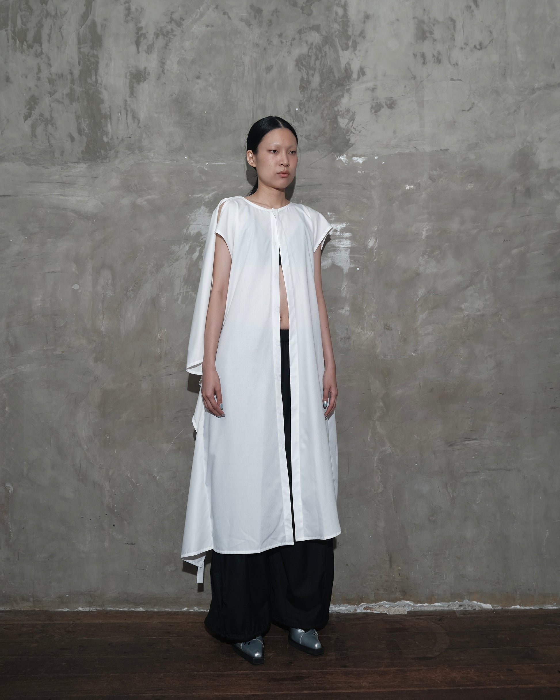 Kelawar Draped in White - BEV C multi label store