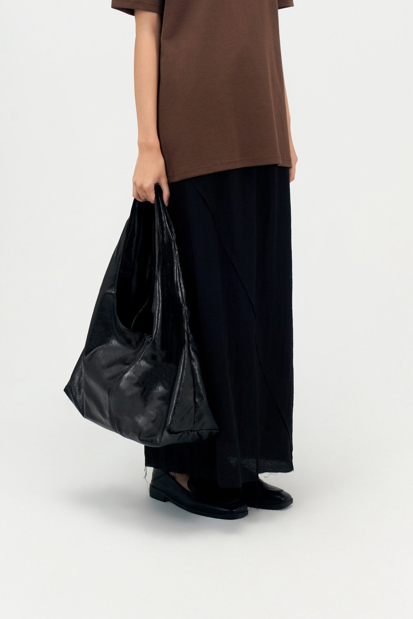Triangle Leather Tote (Black) - BEV C multi label store