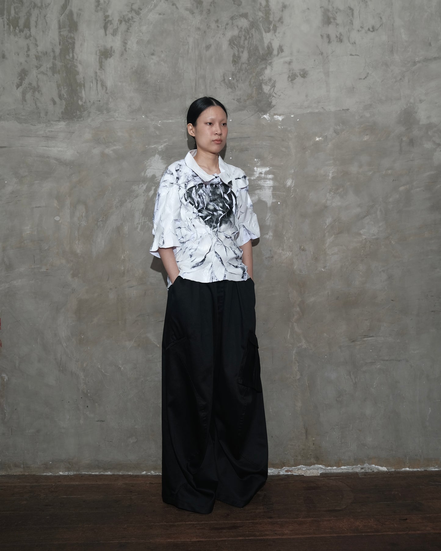 Warp Cargo Pants in Black - BEV C multi label store