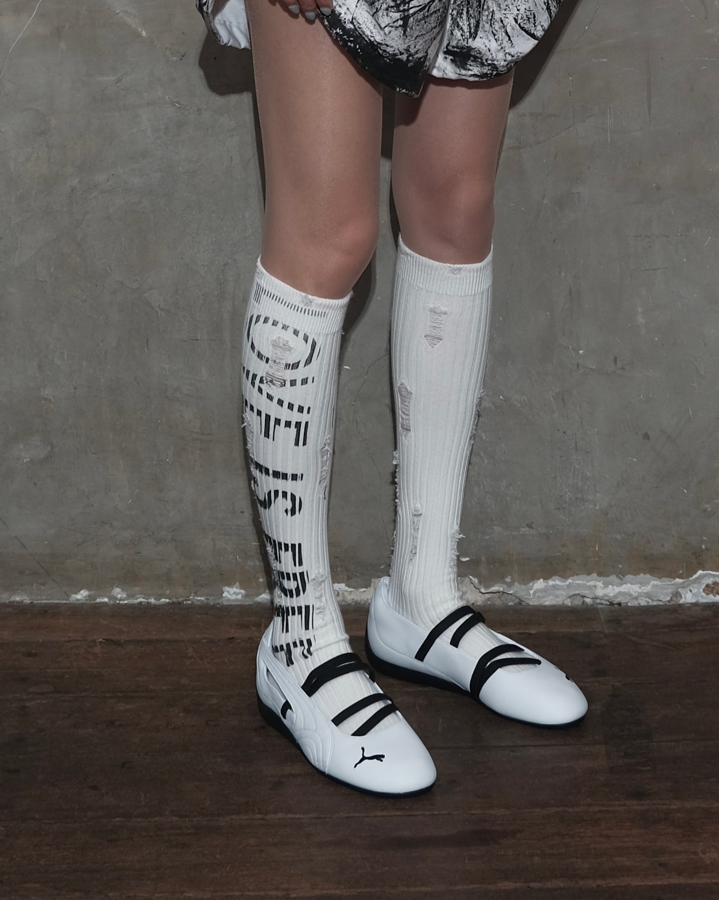 Chaos Beggar Destroyed Socks - BEV C multi label store