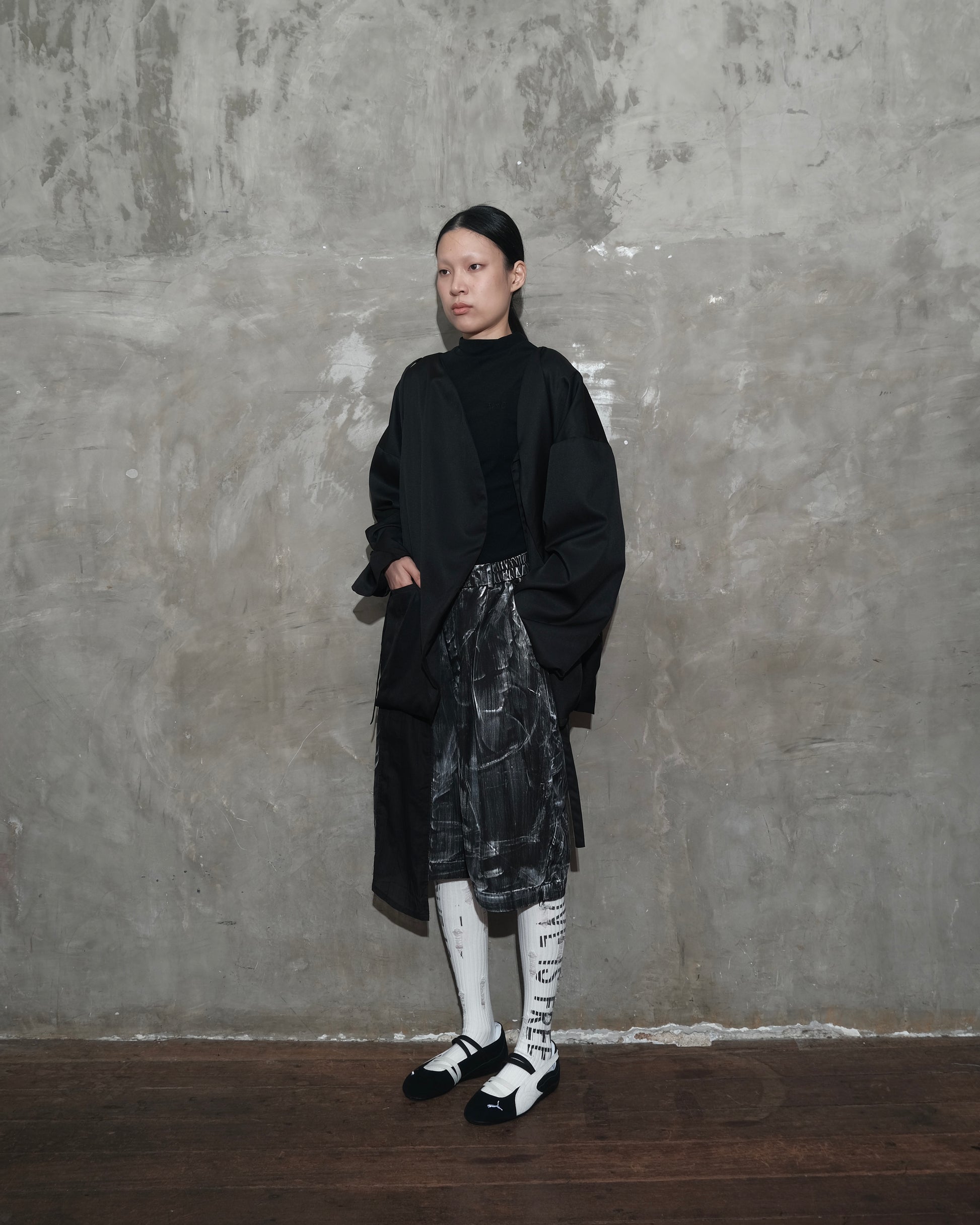 Rotten Roses Blazer in Black - BEV C multi label store