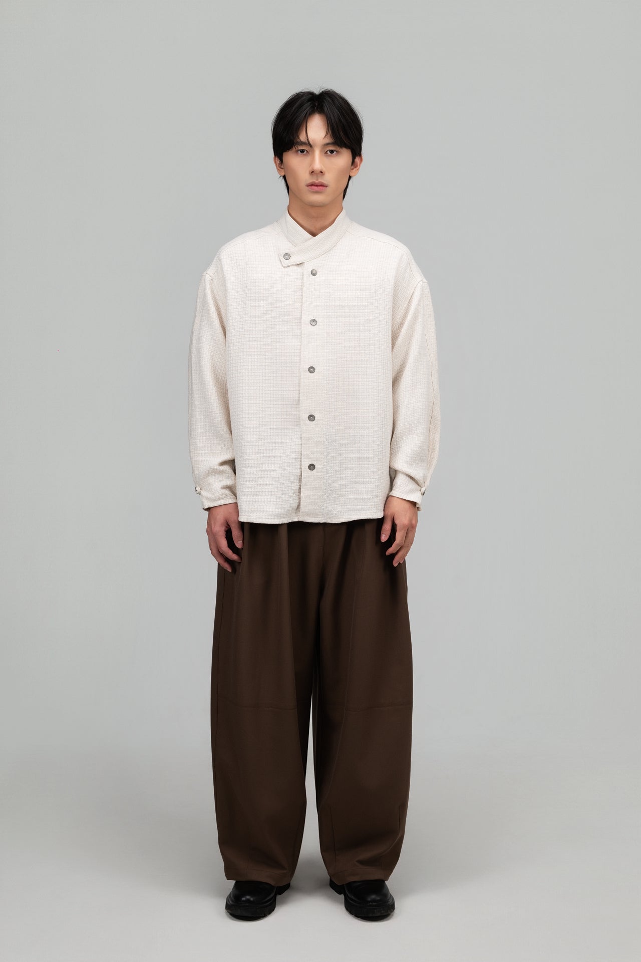 Gender Neutral Han Collar Blouse (Off White) - BEV C multi label store