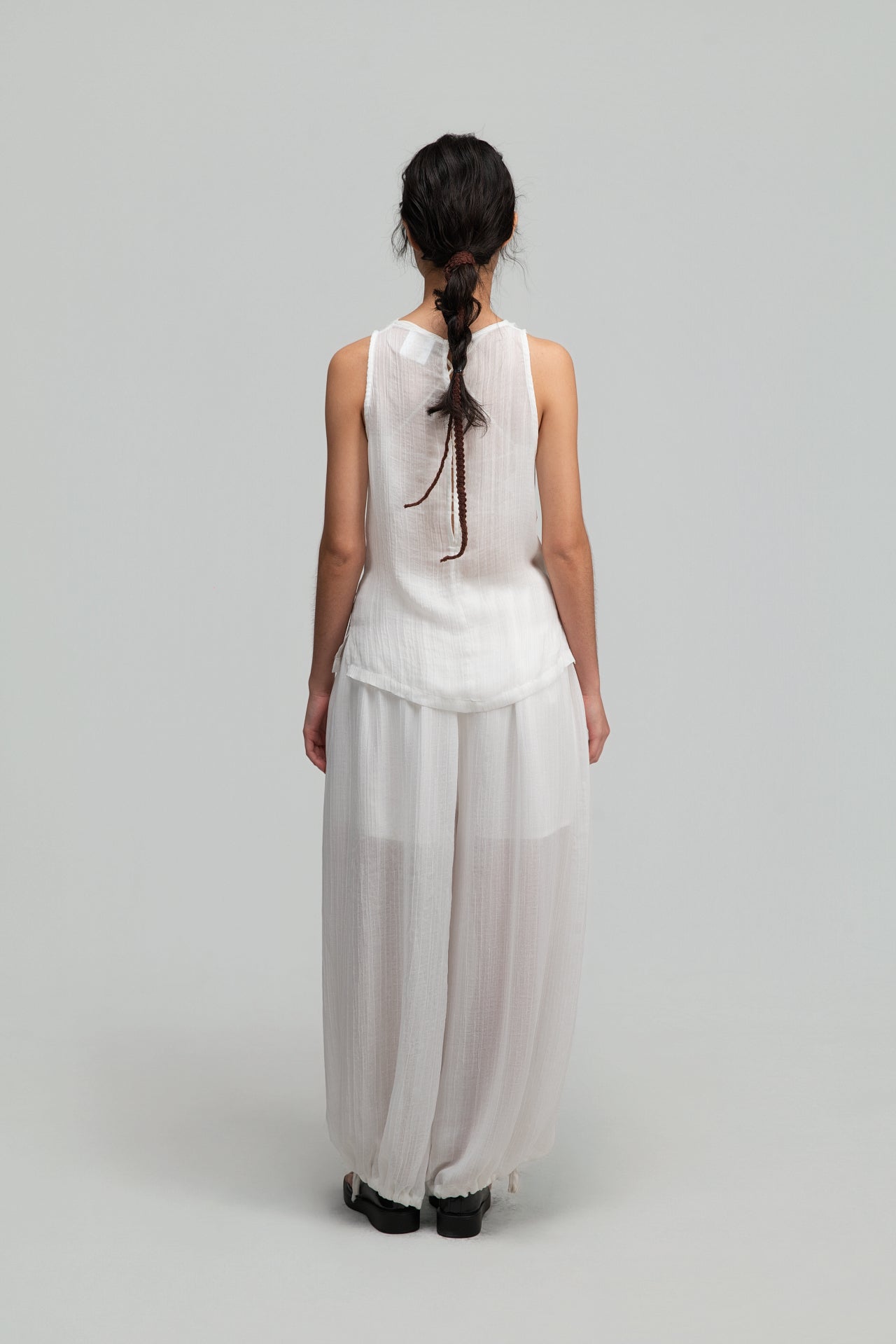 Soft Drape Neck Tank Top (White) - BEV C multi label store