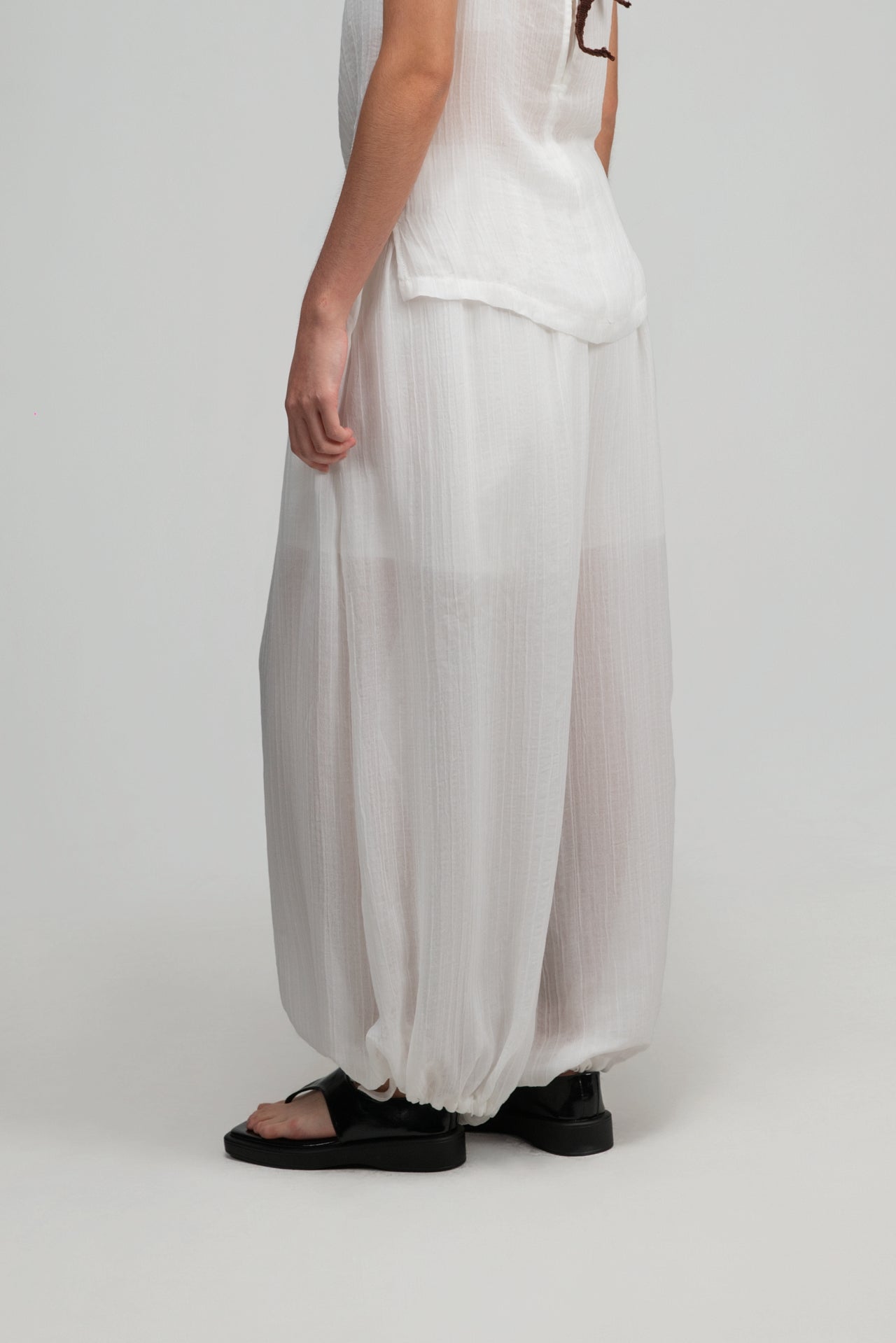 Soft Lantern Pants w/ Lining (White) - BEV C multi label store