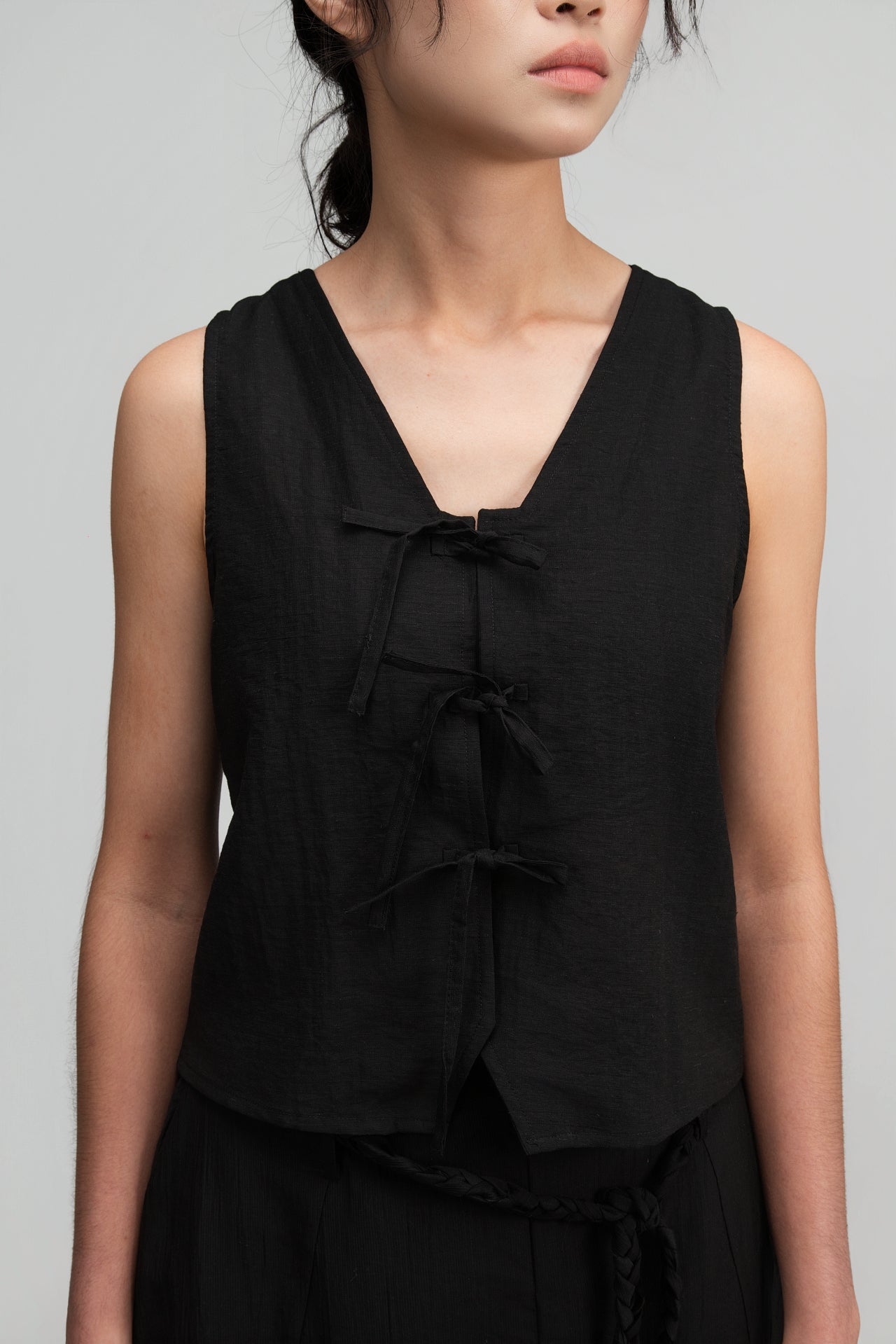 Triple Knot Crop Tank Top (Black) - BEV C multi label store