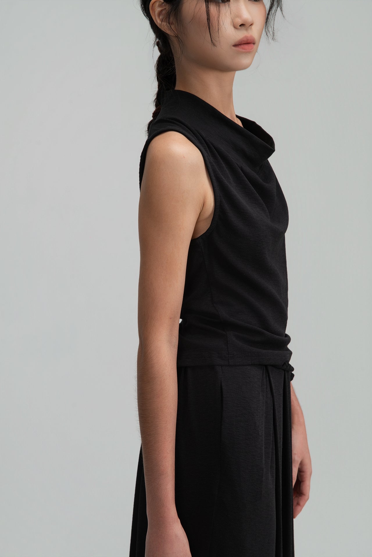 Snow Knit High Drape Neck Tank Top (Black) - BEV C multi label store