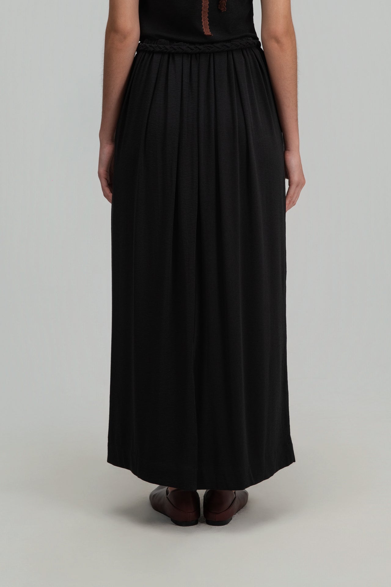 Snow Knit Pleated Cocoon Skirt w/ Braided Belt (Black) - BEV C multi label store