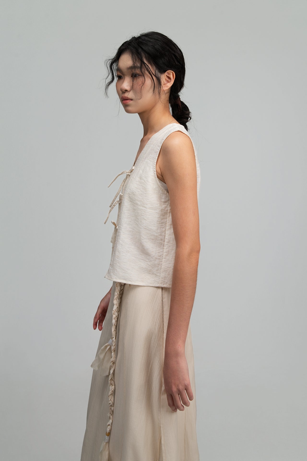 Triple Knot Crop Tank Top (Beige) - BEV C multi label store