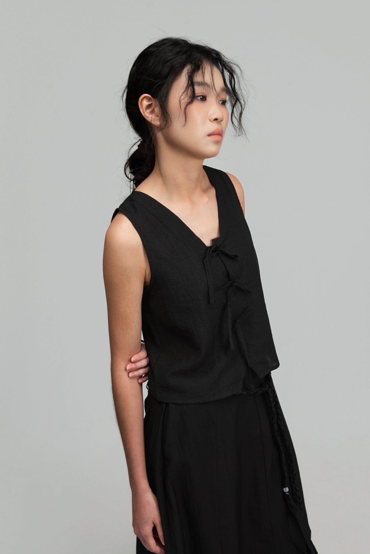 Triple Knot Crop Tank Top (Black) - BEV C multi label store