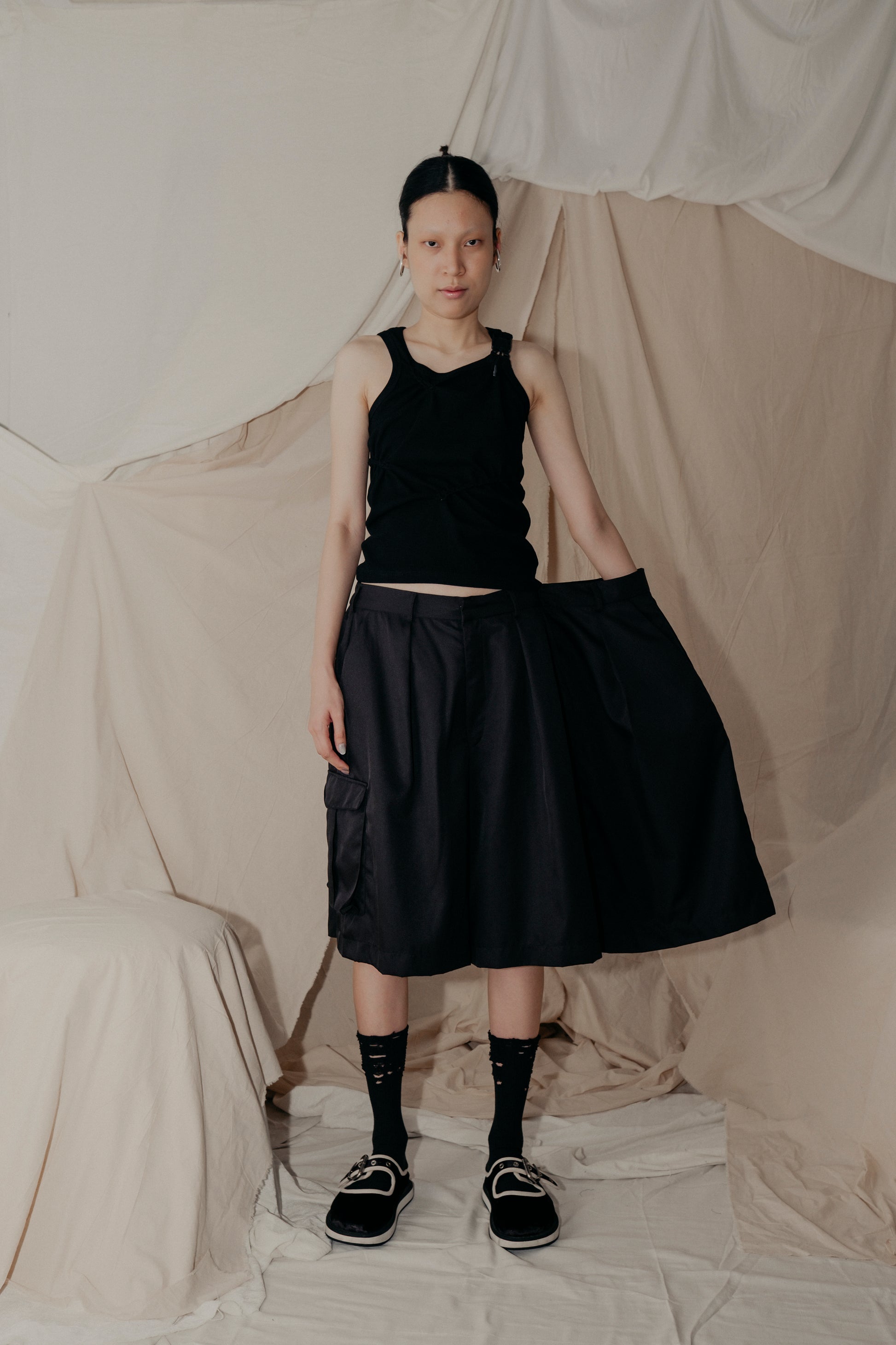 3 Kaki Kongfu Pants in Black - BEV C multi label store