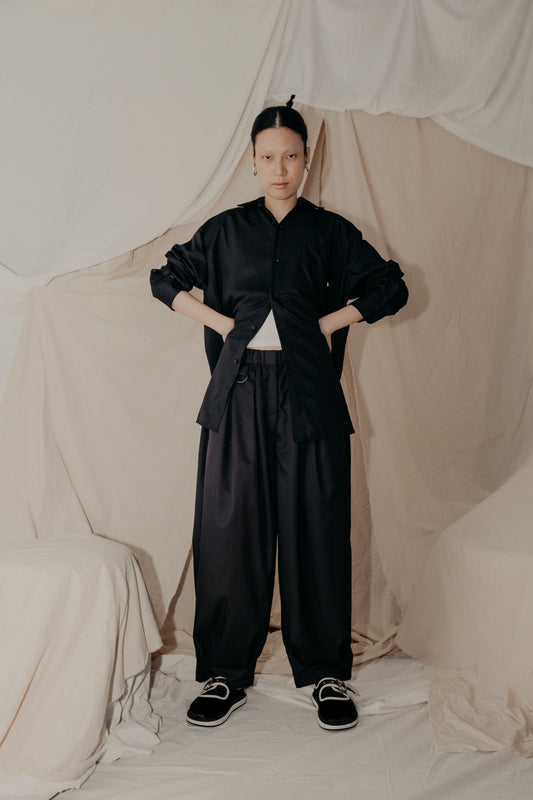 Magnolia Giant Collar Shirt in Black - BEV C multi label store