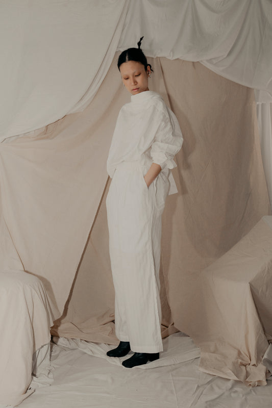 Magnolia Giant Collar Shirt in White Line - BEV C multi label store