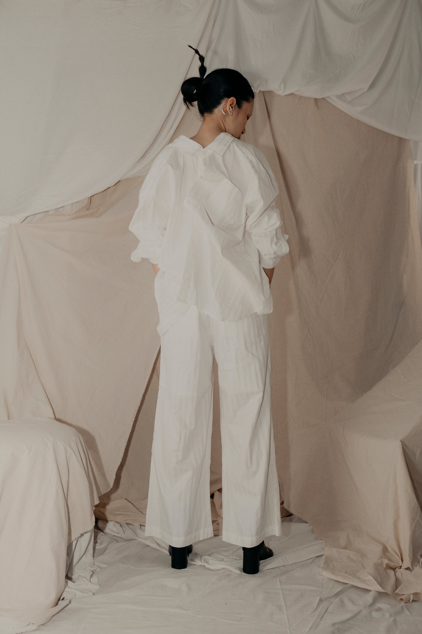 Magnolia Giant Collar Shirt in White Line - BEV C multi label store