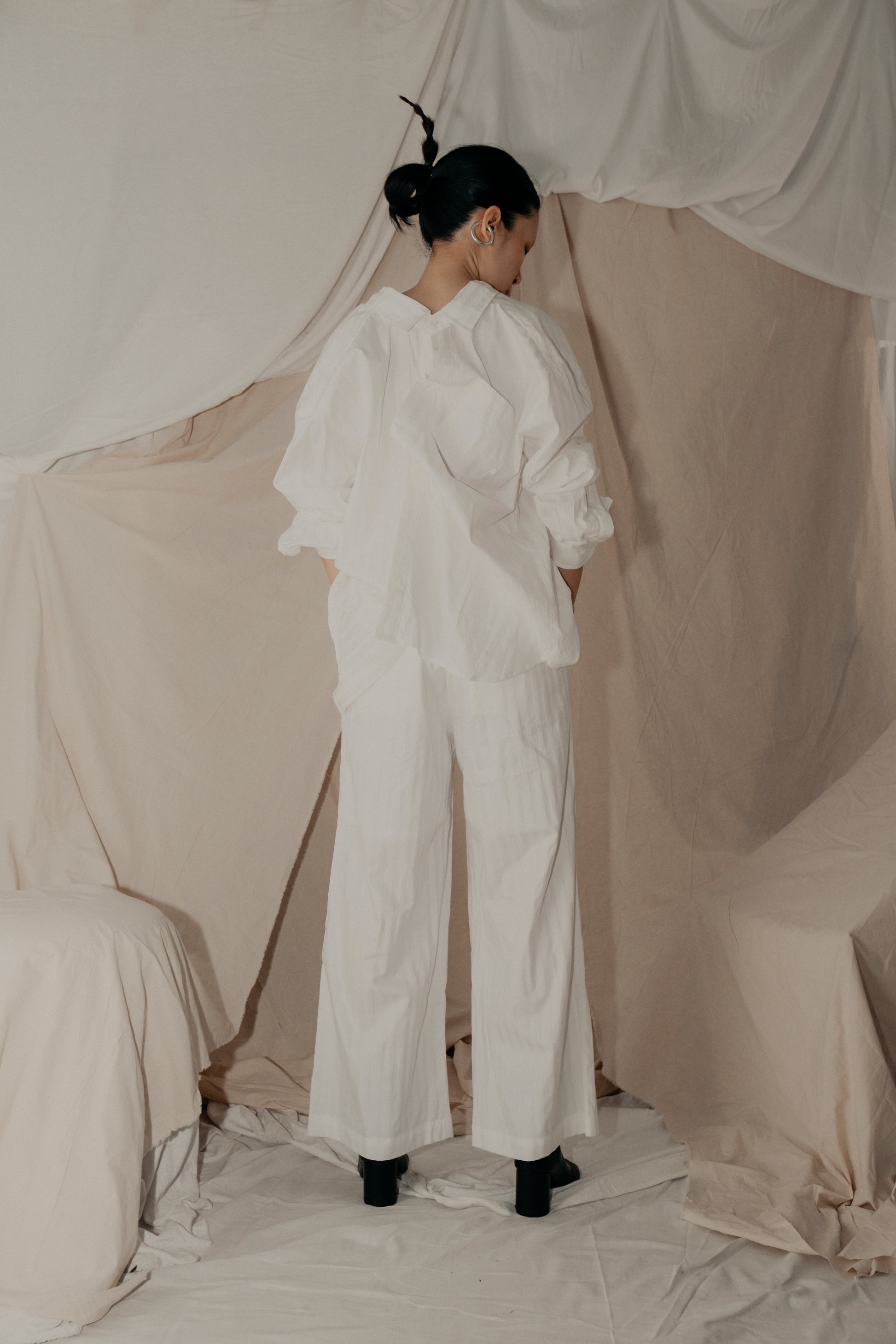 Magnolia Giant Collar Shirt in White Line - BEV C multi label store