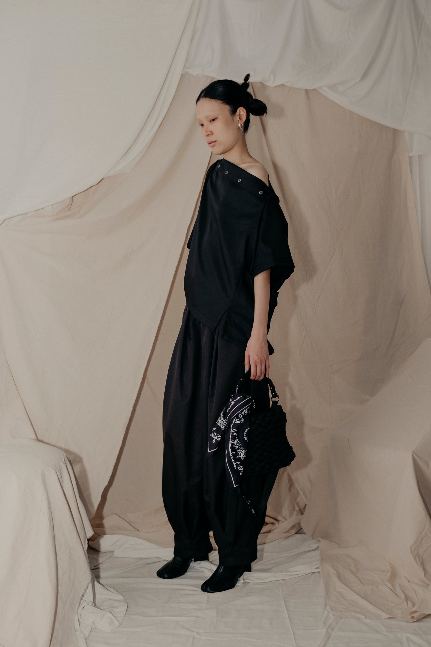 Holiday Season Shirt in Black - BEV C multi label store