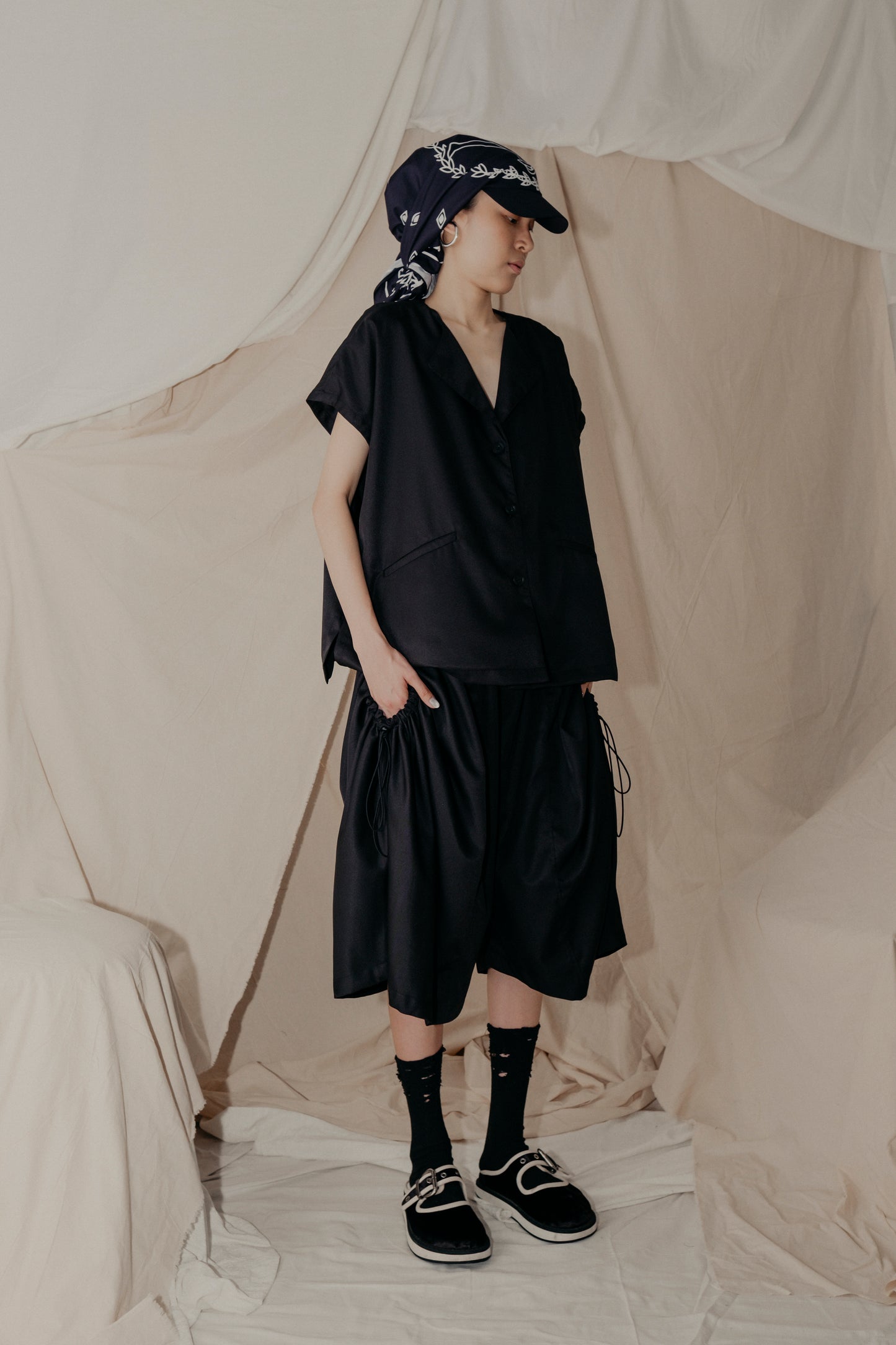 Boxybox Jacket in Black - BEV C multi label store