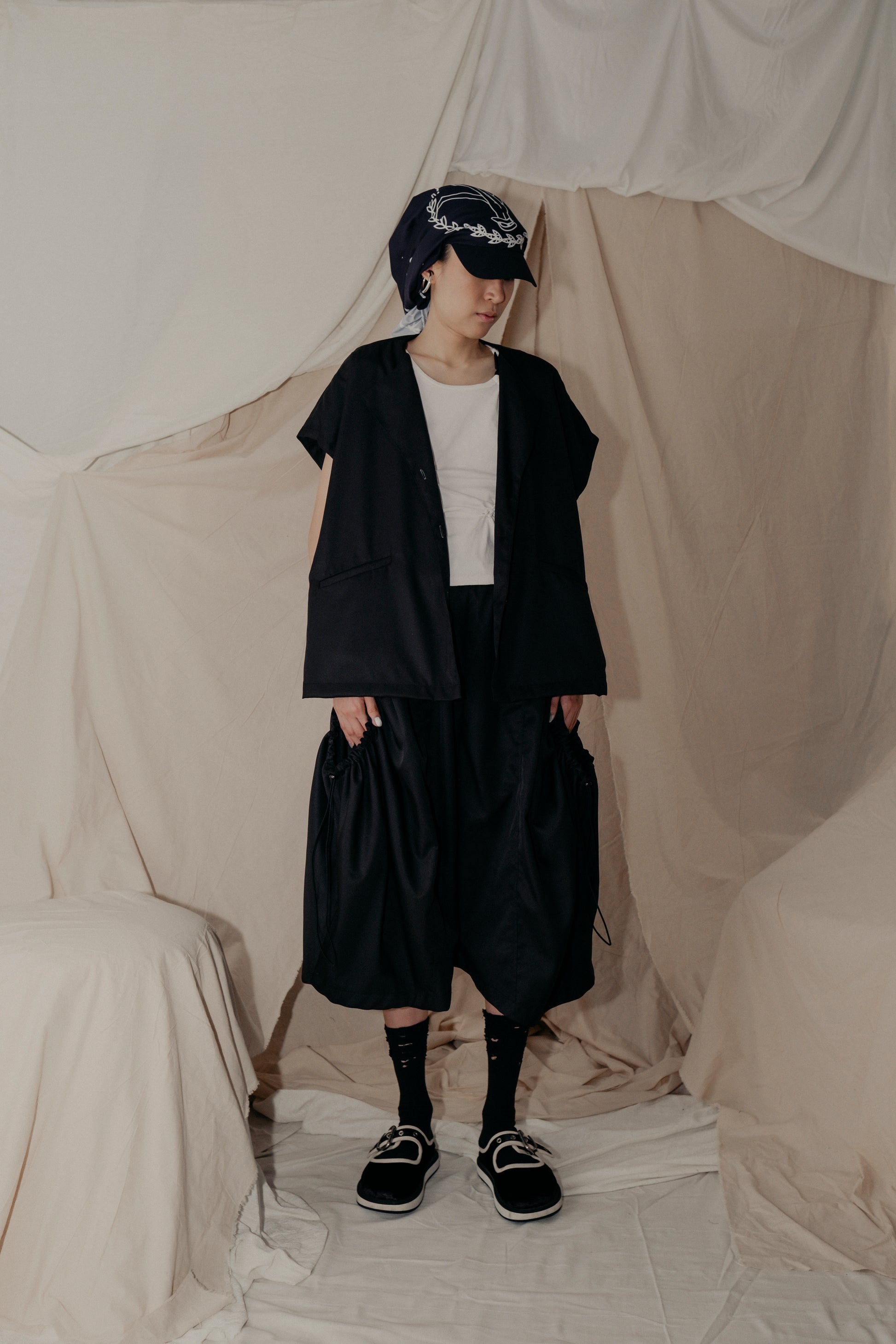 Boxybox Jacket in Black - BEV C multi label store